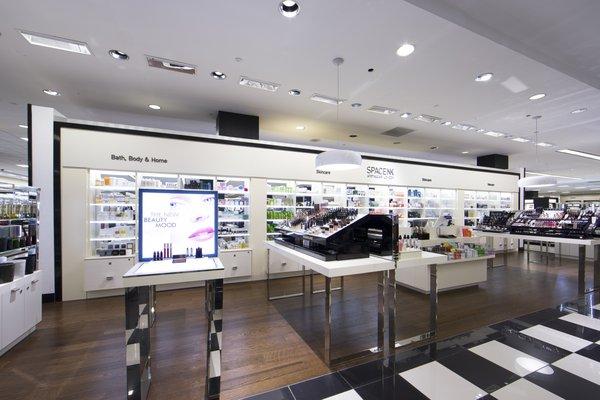 Space NK Apothecary London at Bloomingdale's Fashion Square