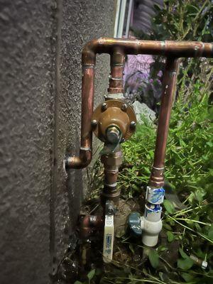 Installation of pressure regulator