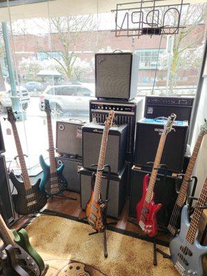 Bass amps and instruments