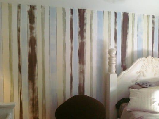 looks like wallpaper for child's  room but shhh... its paint.