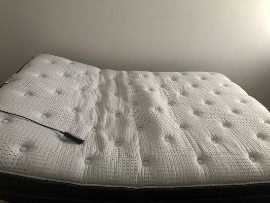 Pressuremart " plush" pillow top. Believe me this bed is far from plush! It's the worse bed I've ever slept on. Such poor quality!