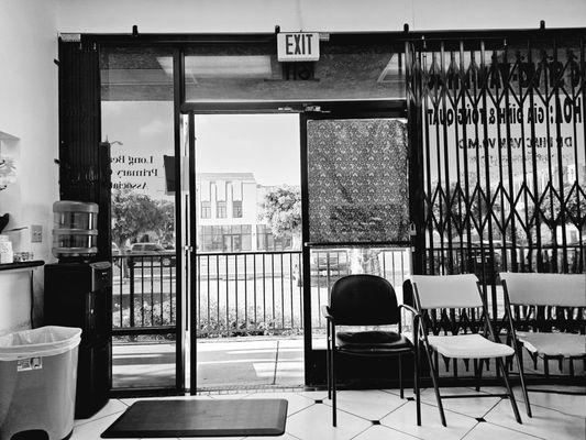 Front entrance | Waiting area at Long Beach Primary Associates