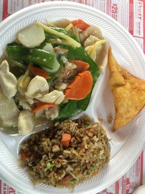 Lunch combo. Comes with Soup and your choice of Egg Roll or Crab Rangoon. $7.95