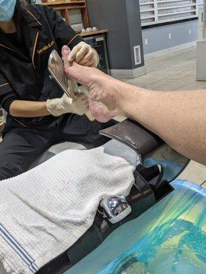 Nice foot rest on the pedicure chair!