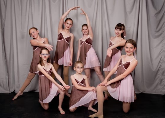 lyrical dancers