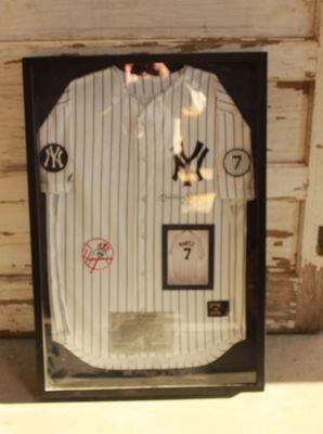 SUPER RARE COOPERSTOWN MANTLE SIGNED WITH COA