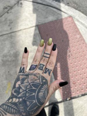 2 cat eye nails