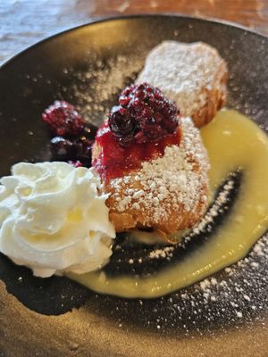 Lemon curd beignet