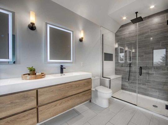 Custom home modern bath