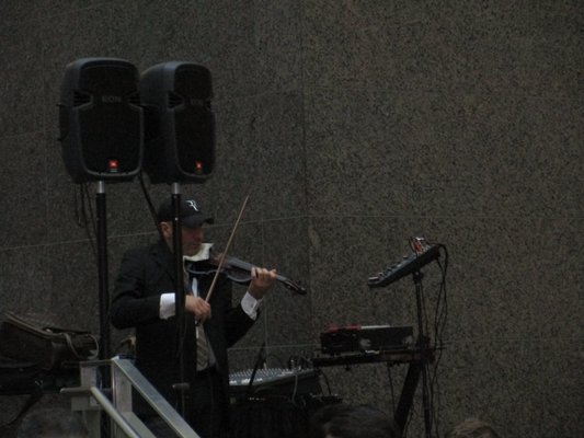 Live music - sounded Romanian or Hungarian.