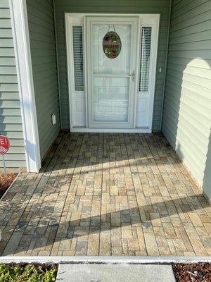 Another beautiful front porch to decorate for the holidays!