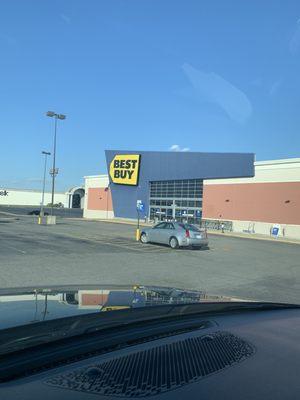 Best Buy store front