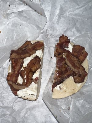 Bagel with cc and bacon