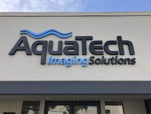 External signage, either illuminated or non illuminated, can make a major brand impact for your business. These solutions offer a great ROI.