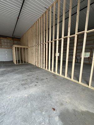 Frame 8 bays with bathrooms