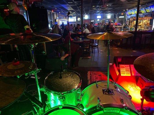 Jammin' during game 4 of the World Series.