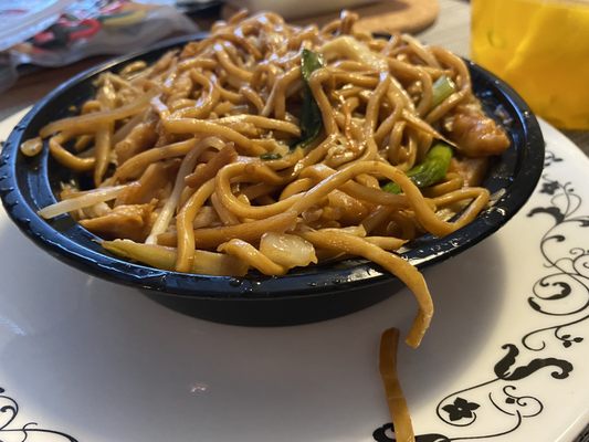 Chicken lo mein