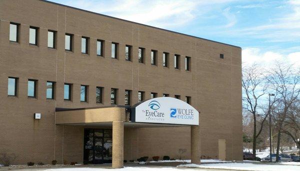 Front entrance to Wolfe Eye Center in Waterloo, Iowa.