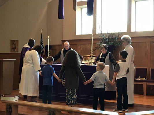 Family friendly services at St. Aidan's Episcopal Church in Milton, GA