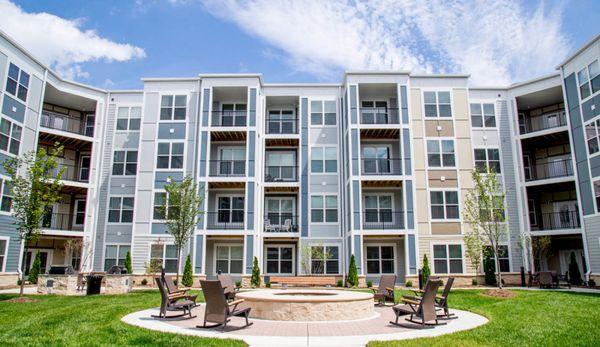 Our Austin Landing apartments feature beautiful courtyards with fire pit