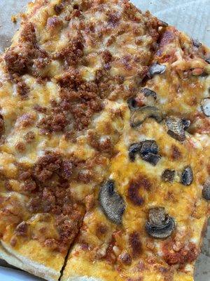 bacon & mushroom pizza