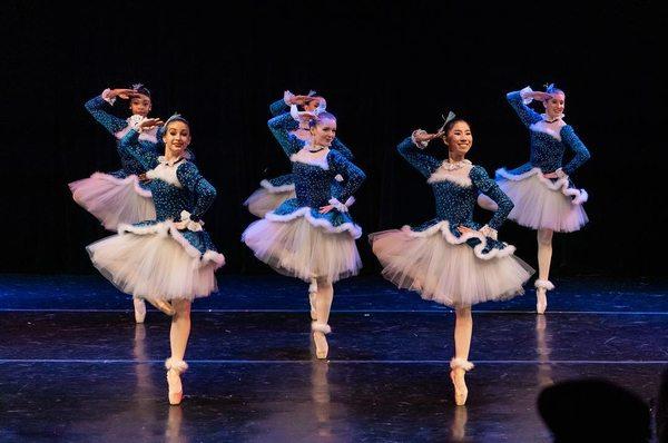 Offering classes in Vaganova-style Ballet, Pointe, and Variations as well as supplementary disciplines