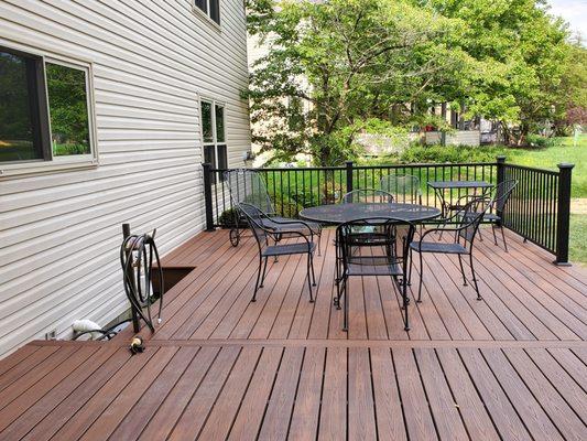 Fiberon Bungalow  decking with Preferred  rails