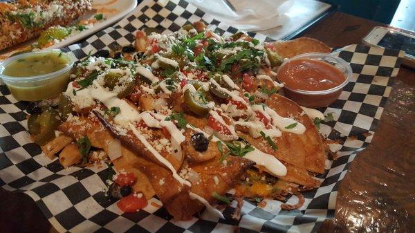 Chicken Nachos (11/16/18). #AtwaterVillage #UYE #HappyHour #BarFood #MexicanFood #CheapEats #FoodPics #FoodPorn