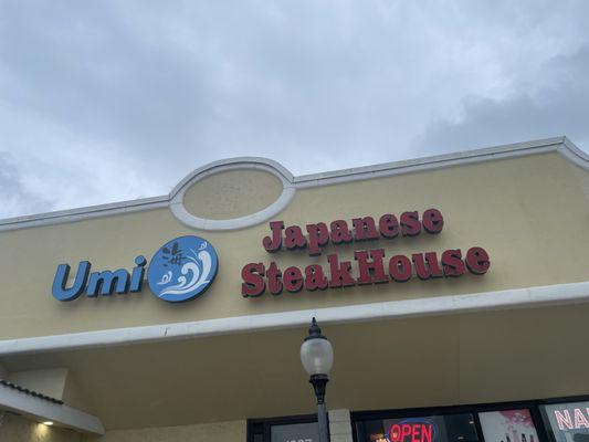 Steakhouse.Japaneses.Sushi Bars.