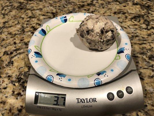 Tiny, golf ball sized scoop that doesn't meet the minimum 4oz size. Keep in mind that you're paying over $4 a scoop!!! Go somewhere else