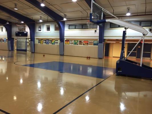 Basketball center