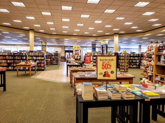 Inside Barnes and Noble Fairfield Mall Area