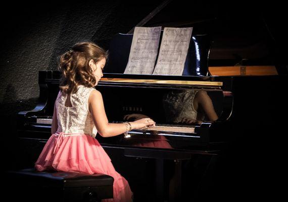 Classical piano lessons