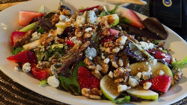 Cibo Salad - strawberries, pears, caramelized walnuts, gorgonzola