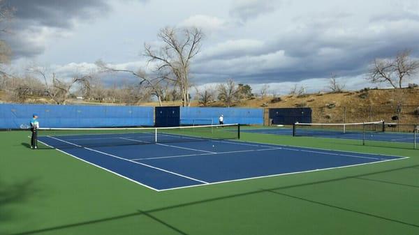 Friendly people, always a pick up game available. USTA teams every season. Showers, bathrooms, picnic area, viewing deck.