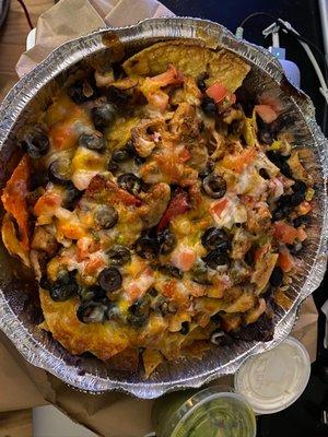 Loaded chicken nachos