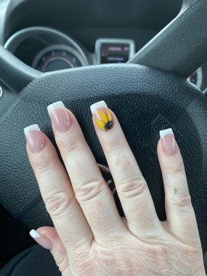 Sunflower nail!