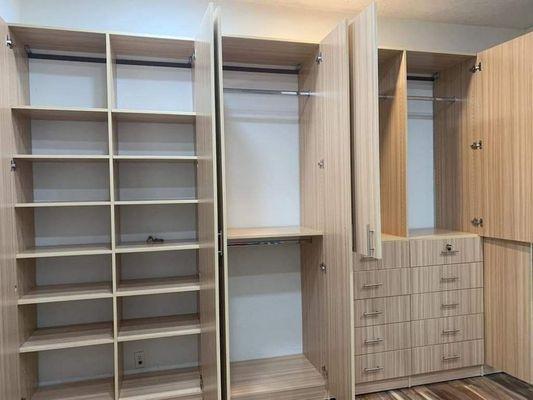 Walk-in closet