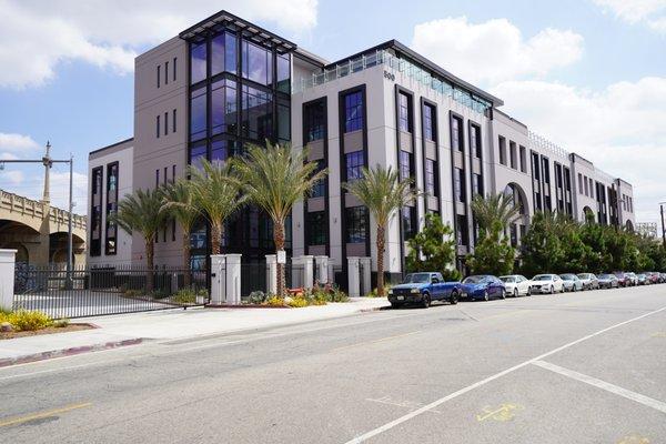 98,825 sq. ft. four-story creative office space with 199 parking stalls and a roof top amenity center for tenants.