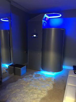 State-of-the-art full body cryotherapy. Improve and shorten recovery times, relieve muscle soreness and pain.