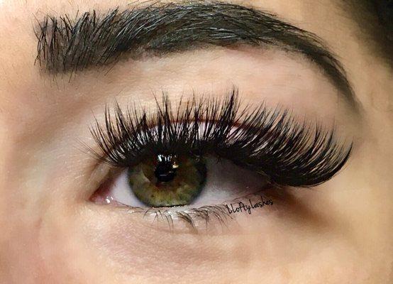 Full Volume Lashes