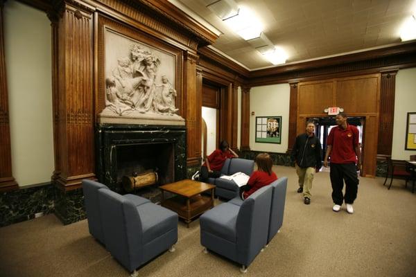 The library at Oracle Charter School