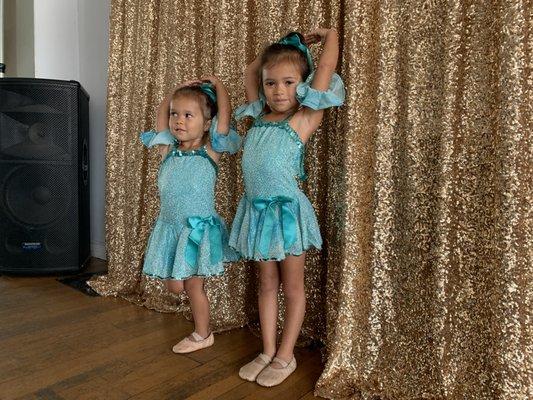 Pre school ballet class preparation for Recital... how to pose for a photo...