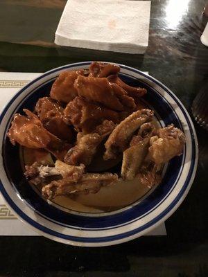 Awesome wings at the Eagles Neat. Great People and great food.