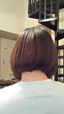 Here is what the back of my new super cute bob looks like...