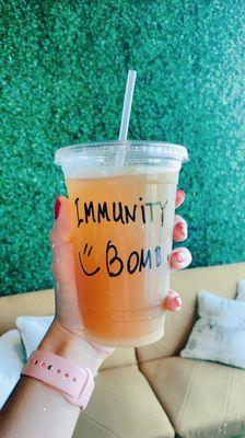 Yummy immunity bomb. It's includes 1000mg Vutamin C, Zinc, Echinacea, Epicor and other vitamins for our immunity system