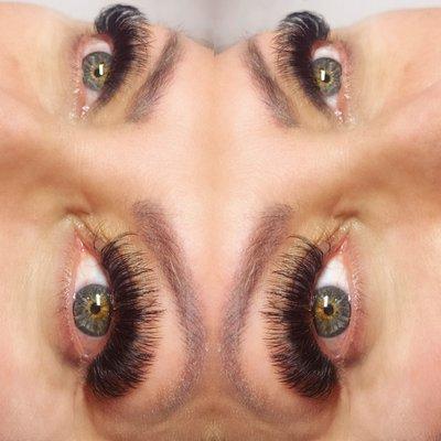 Mega volume lashes