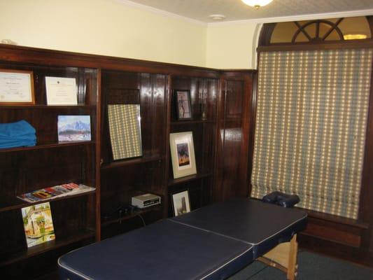 A quiet and serene acupuncture room.