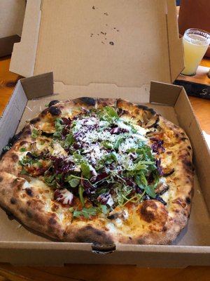 The special for tonight!! Shiitake mushrooms, arugula, goat cheese, oven sausage, onions & mozzarella cheese.  Yummy