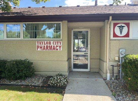 Front entrance located between an urgent care and medical center